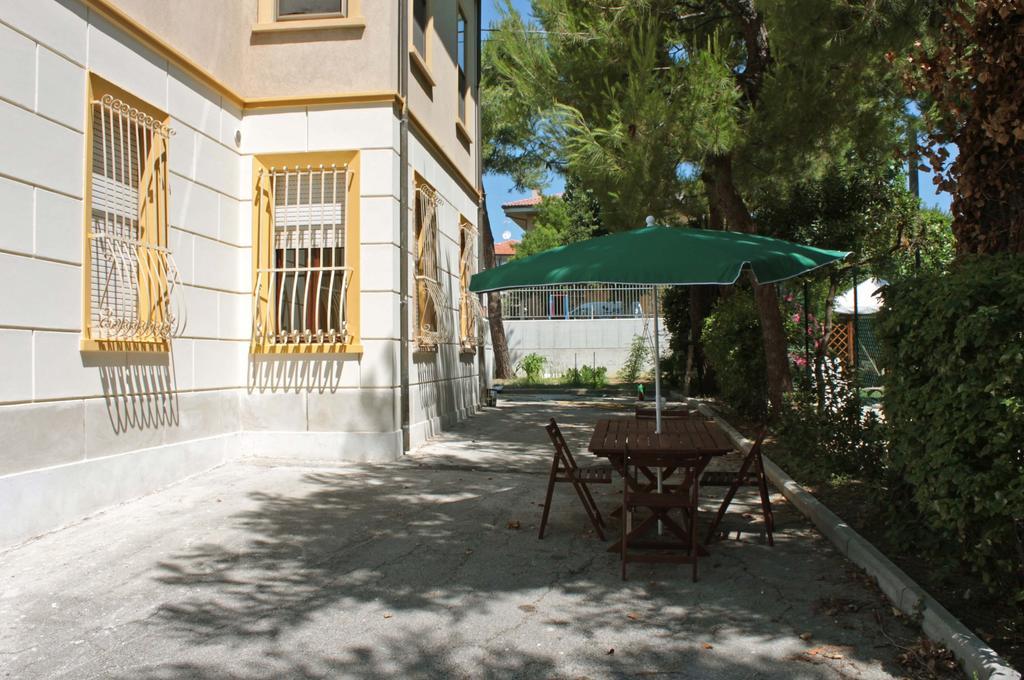 Pino Marittimo Civitanova Marche Exterior foto