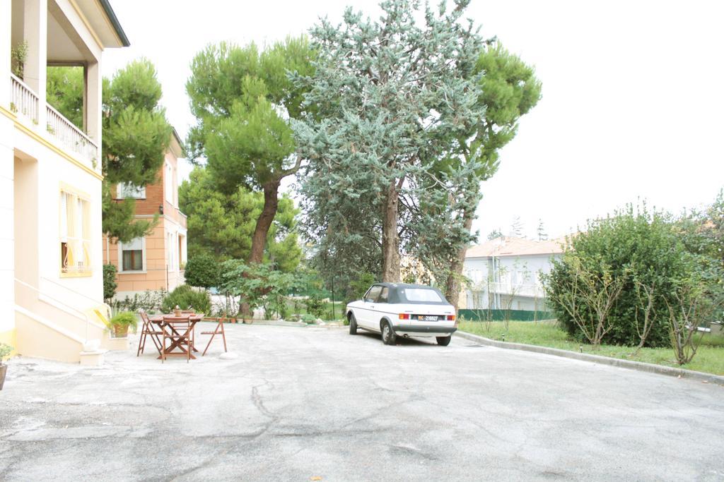 Pino Marittimo Civitanova Marche Exterior foto