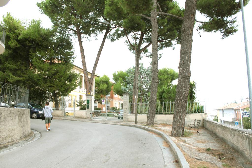 Pino Marittimo Civitanova Marche Exterior foto